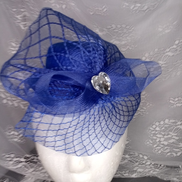 Fascinator Hat - Picture 3 of 3